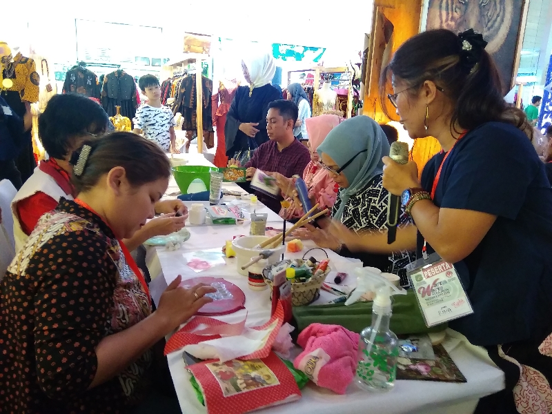 Ada Workshop Decoupage di Warna warni Kerajinan Medan Expo 2018