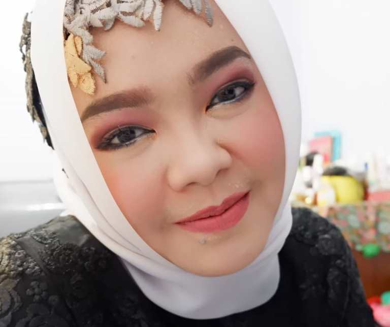  Demi Kepuasan Konsumen, Absha Rela Harga Make-Up Rumah Mode Ditawar 