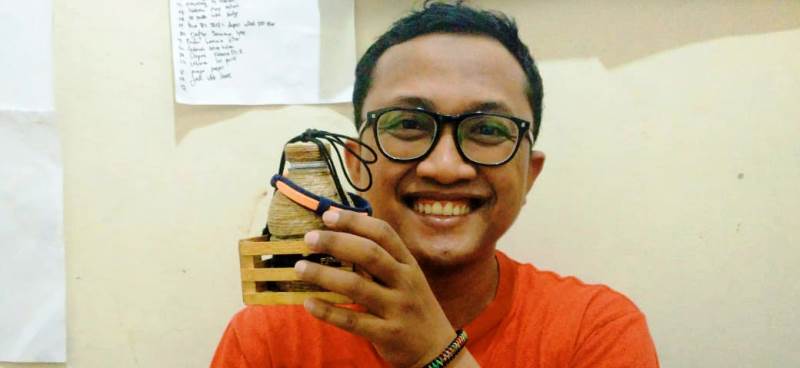 Muhammad Anugrah Kreasikan Barang Bekas jadi Paket Gelang Berkemasan Cantik