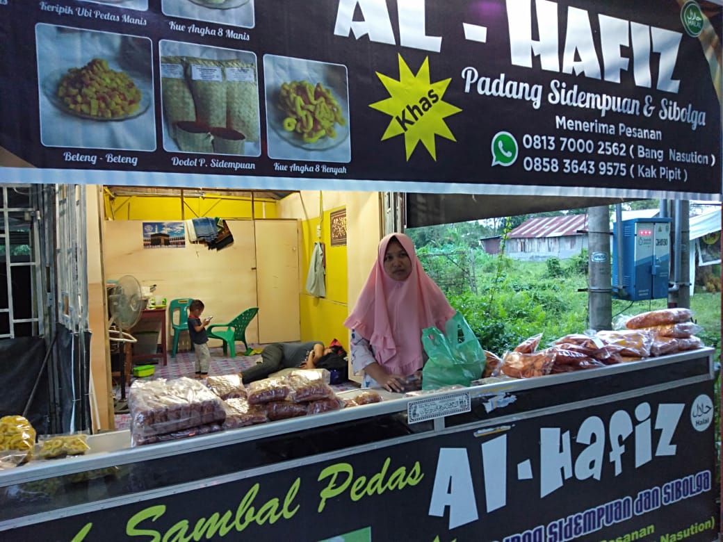Awalnya di Pinggir Jalan, Kini Al-Hafiz Miliki Gerai Jajan Khas Sibloga Sendiri 