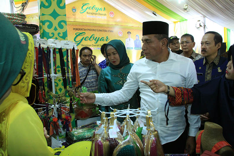  Gubernur Sumut Berikan Saran Agar Kerajinan Daerah di Sumut Lebih Maju