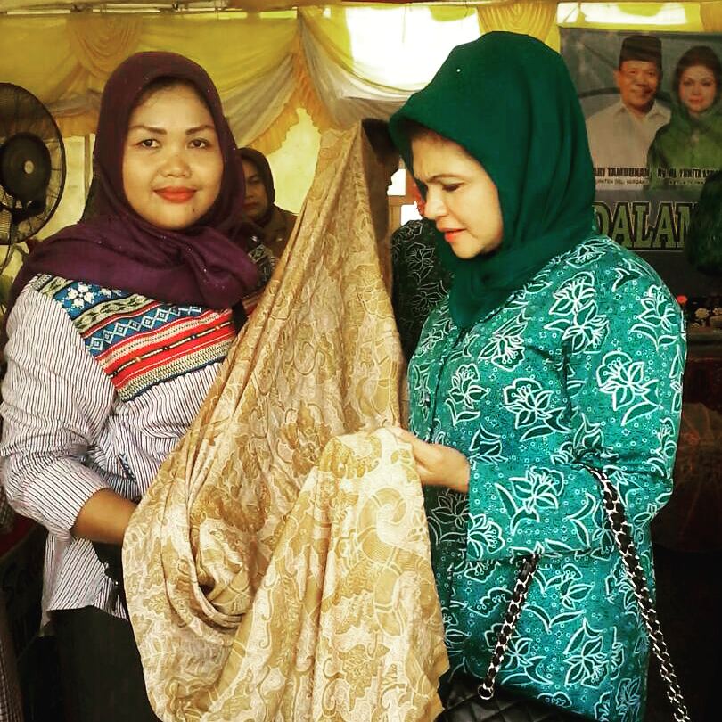 Rahma Manfaatkan Mangrove Jadi Pewarna Batik
