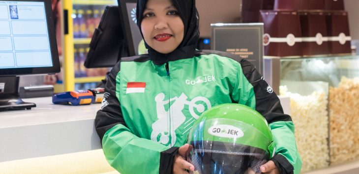 Khairina, Jadi Driver Ojek Online demi Biaya Kuliah S3