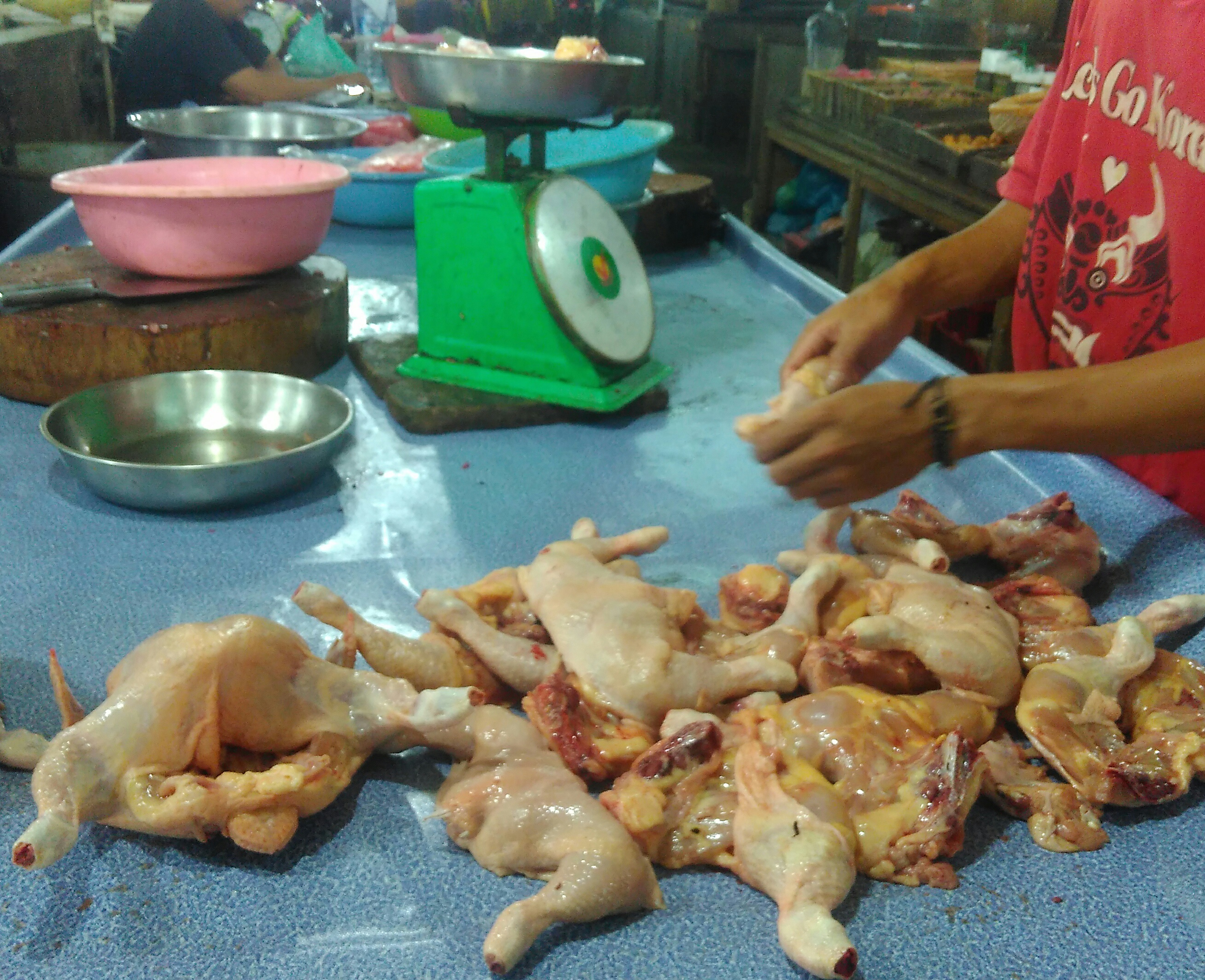 Harga Ayam Potong Naik, Pedagang Makanan Menjerit