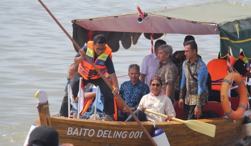 Kapal Bambu Laminasi Pertama di Dunia Diluncurkan