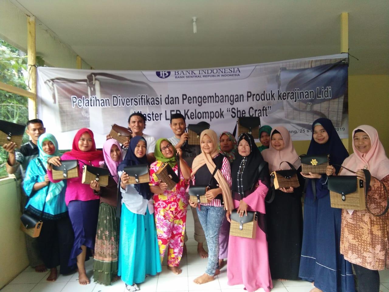 Creabrush Beri Pelatihan Cluster Lidi di Besitang