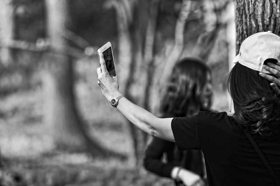 Persaingan Pasar Kamera Konvensional dan Smartphone