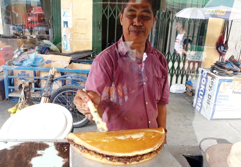 Puluhan Tahun Jual Martabak Kampung, Rasa Tak Pernah Berubah