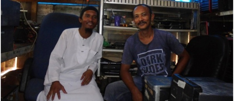 Usaha Barang Rongsokan, Gratis Baca Buku Sepuasnya