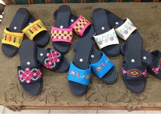 Sandal Sulam Karya Deli Maya Sari Handicraft Disukai Turis Mancanegara 