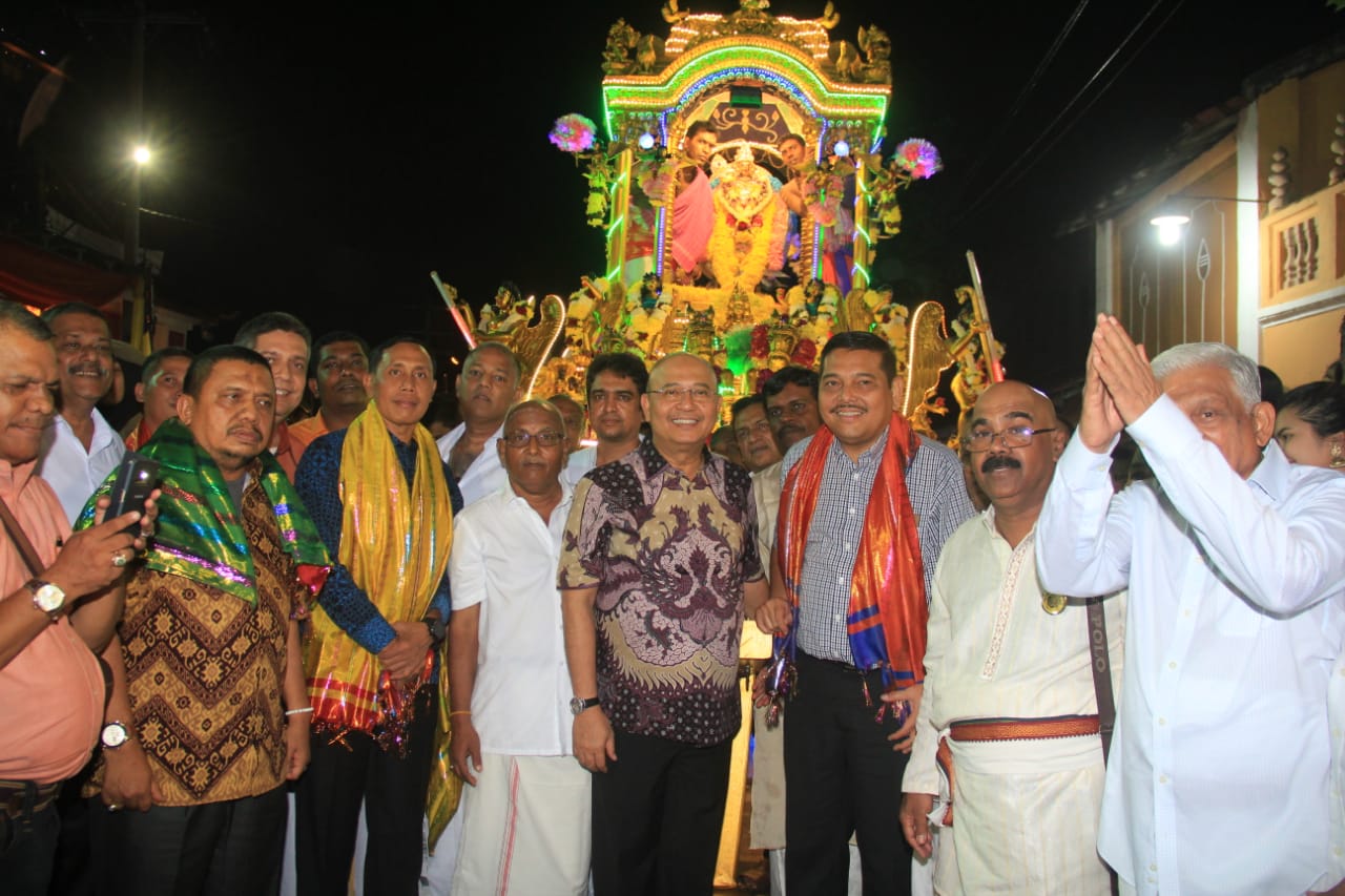 Wali Kota Lepas Arakan Kereta Kencana Rayakan Thaipusam