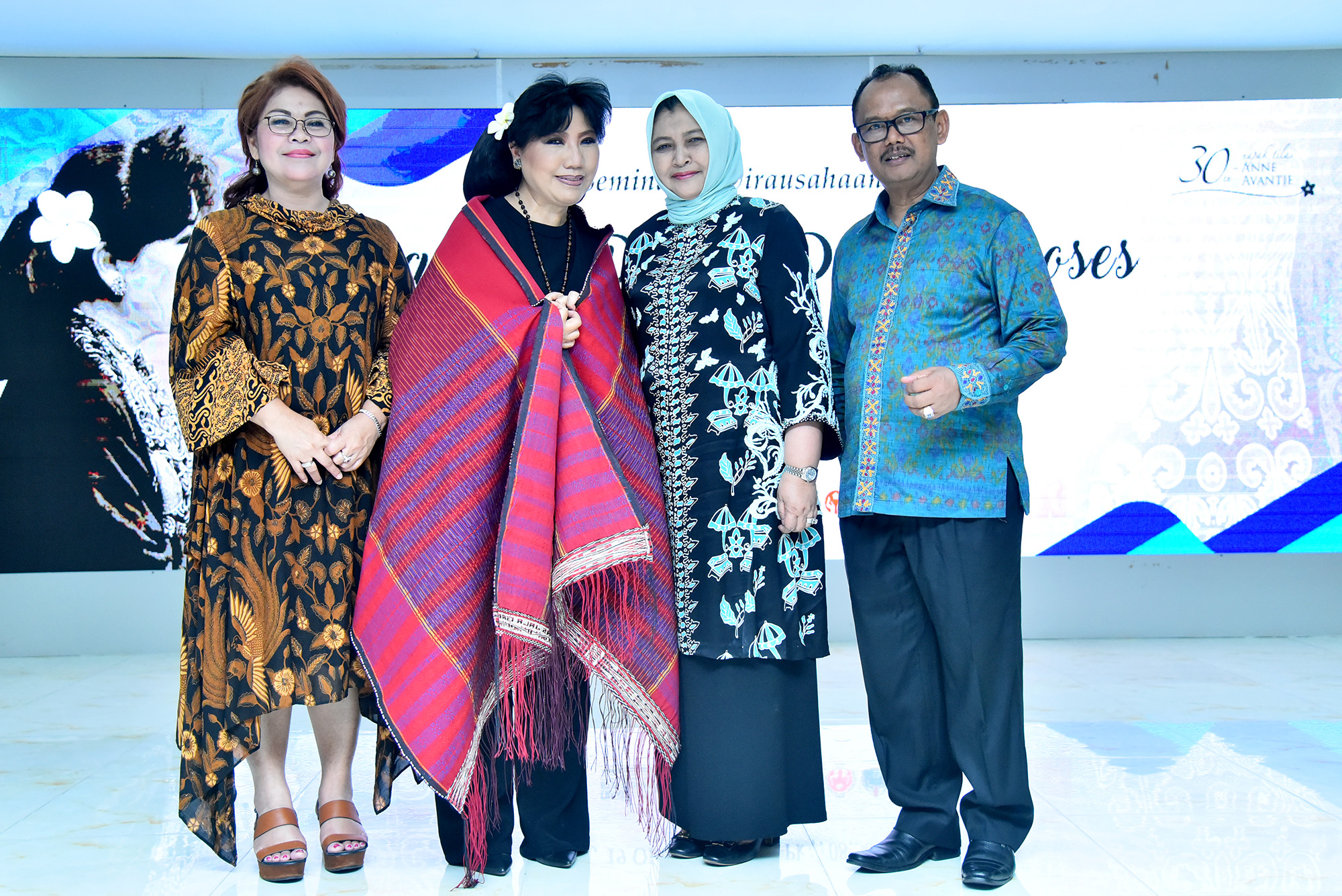Ini Tips Sukses Berwirausaha ala Desainer Anne Avantie