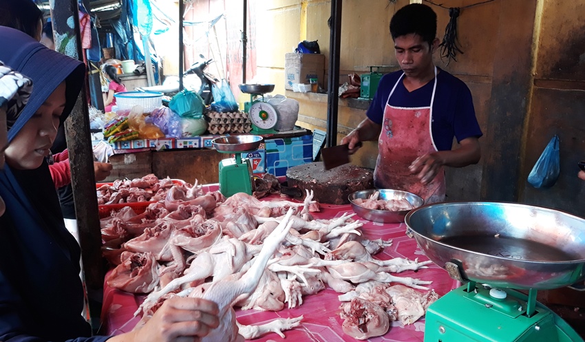 Turun, Daging Ayam Potong Dipasarkan Diharga Rp 35.000/Kg