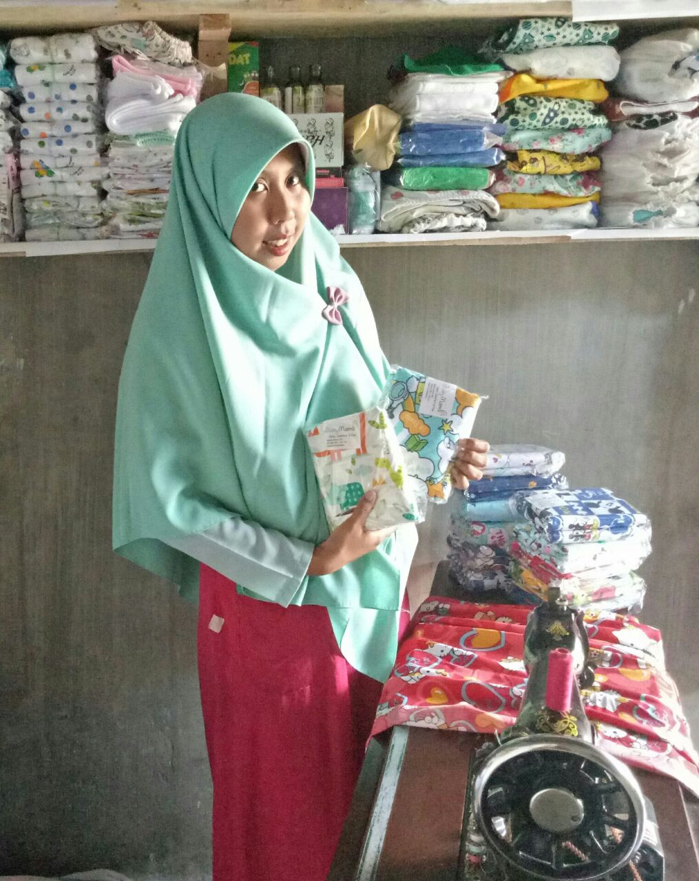 Dari reseller Jadi Produsen, Berbekal Hobi Menjahit Widya Produksi Kebutuhan Baby and Mom