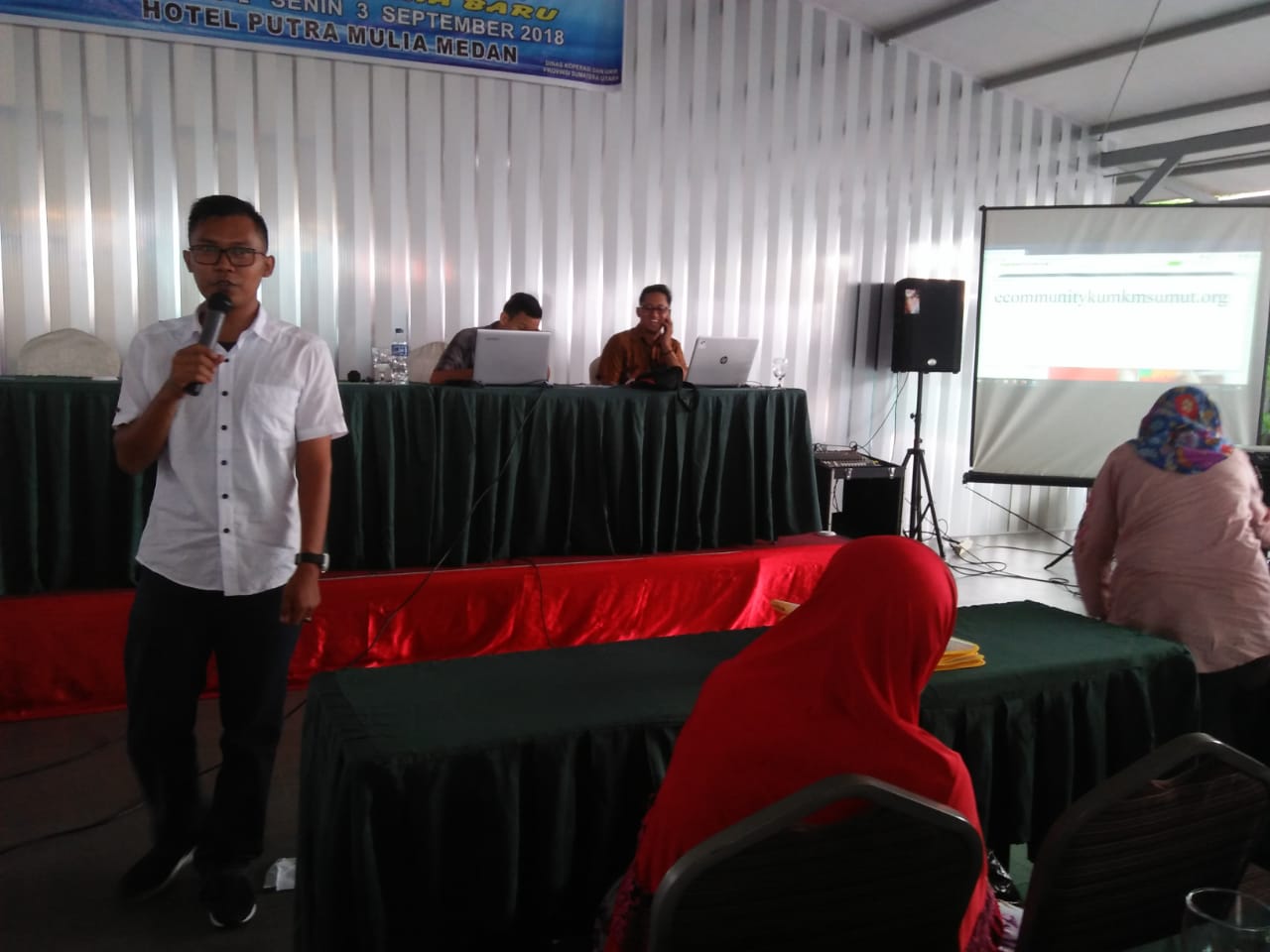 Pelaku UMKM Dilatih Gunakan Aplikasi e-Community