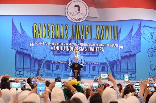 Jokowi: Indonesia Butuh Banyak Pengusaha Wanita