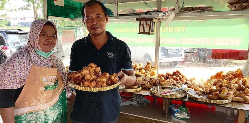 Dari Sekadar Jual Gorengan hingga Punya Usaha Kelontong 