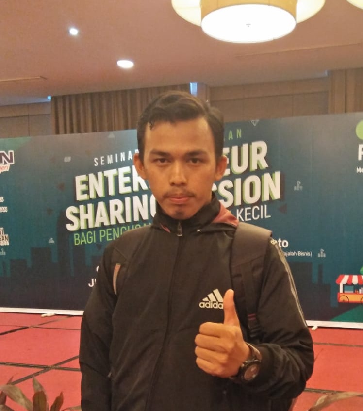 Nyaman, Taufiq Mengajar Sambil Berwirausaha