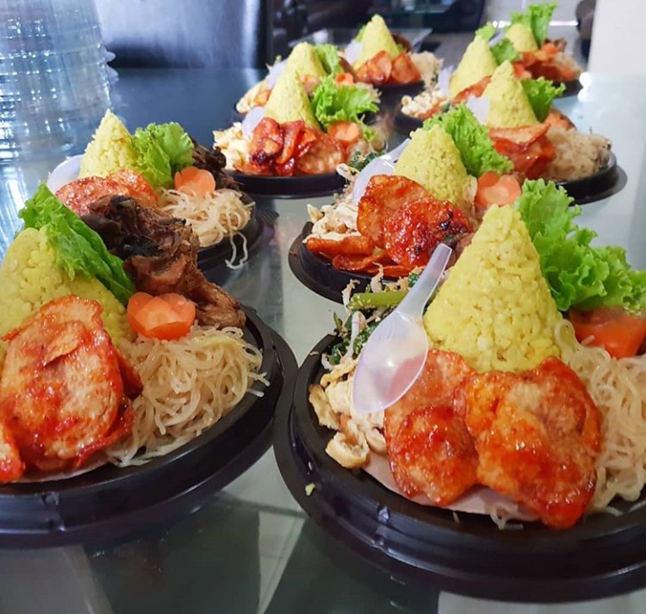 Dapoerndoro,  Usaha Rumahan yang Selalu Banjir Orderan